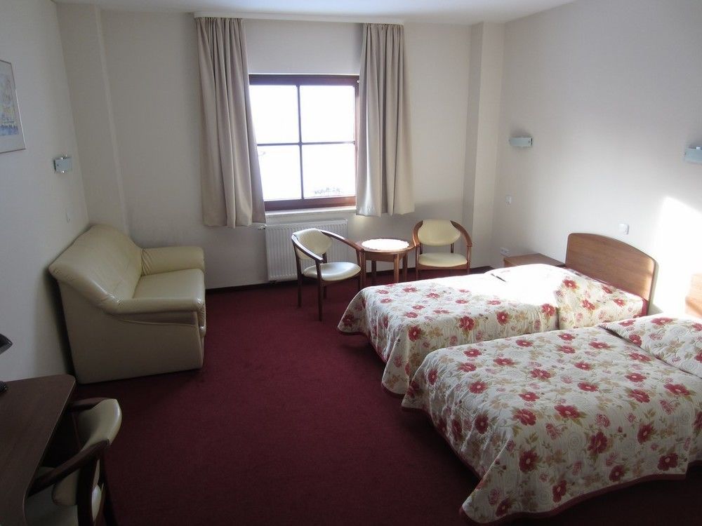 Hotel Jaworzyna Krynicka Крыница-Здруй Экстерьер фото