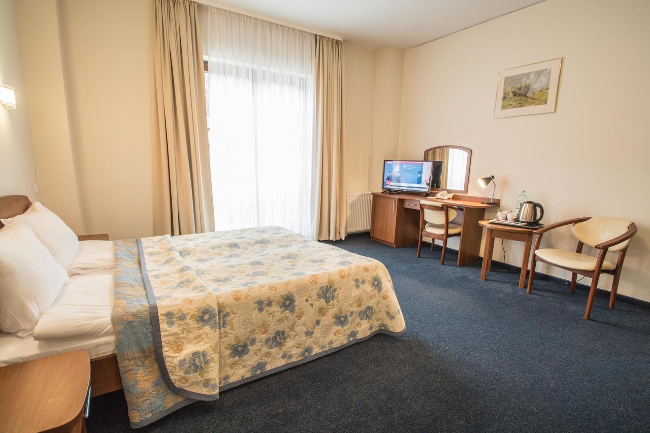 Hotel Jaworzyna Krynicka Крыница-Здруй Экстерьер фото